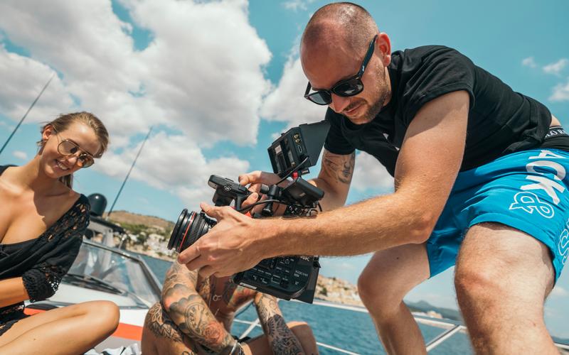Videodreh auf der Yacht vor Mallorca