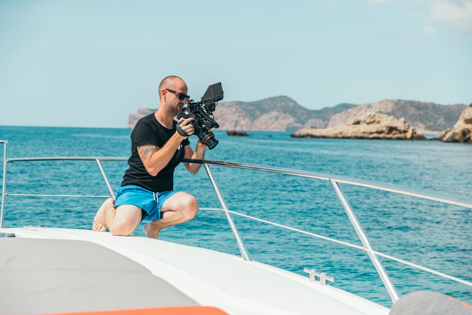 Kameramann filmt vom Boot aus