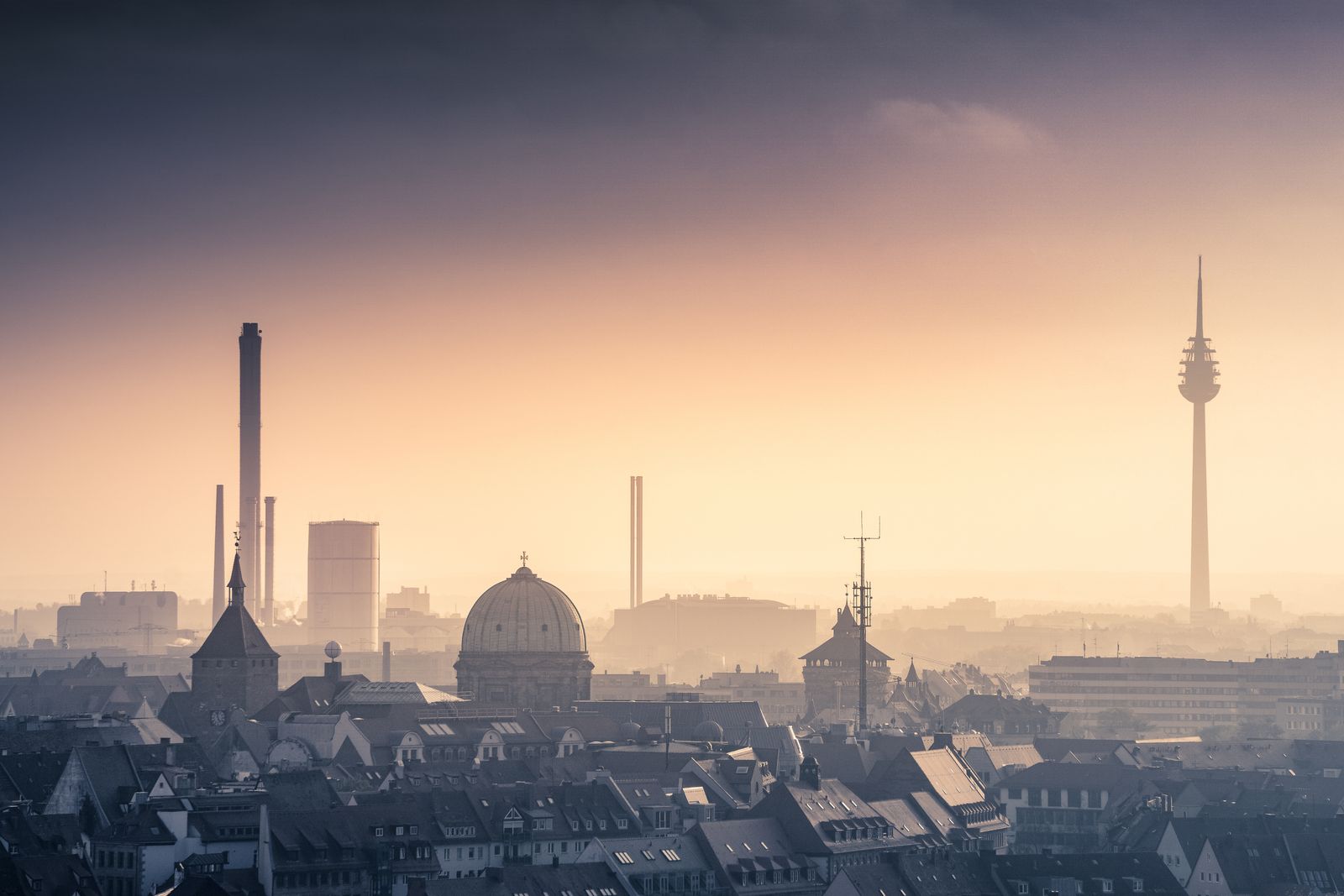 Skyline von Nürnberg im Morgenlicht