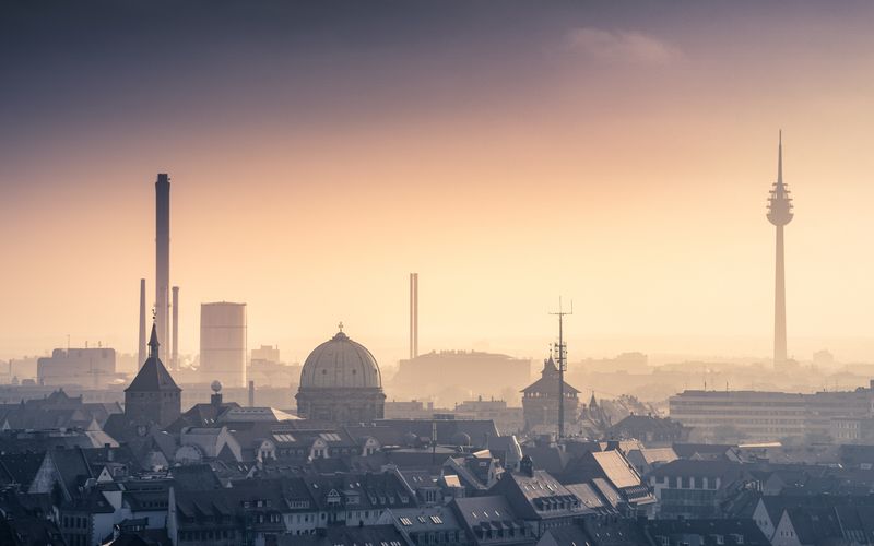 Skyline von Nürnberg im Morgenlicht