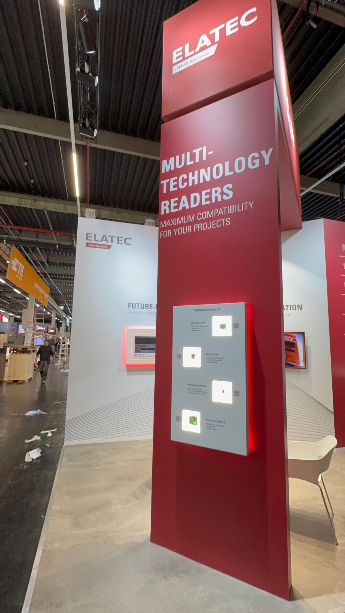 ELATEC-Messestand in der Messehalle