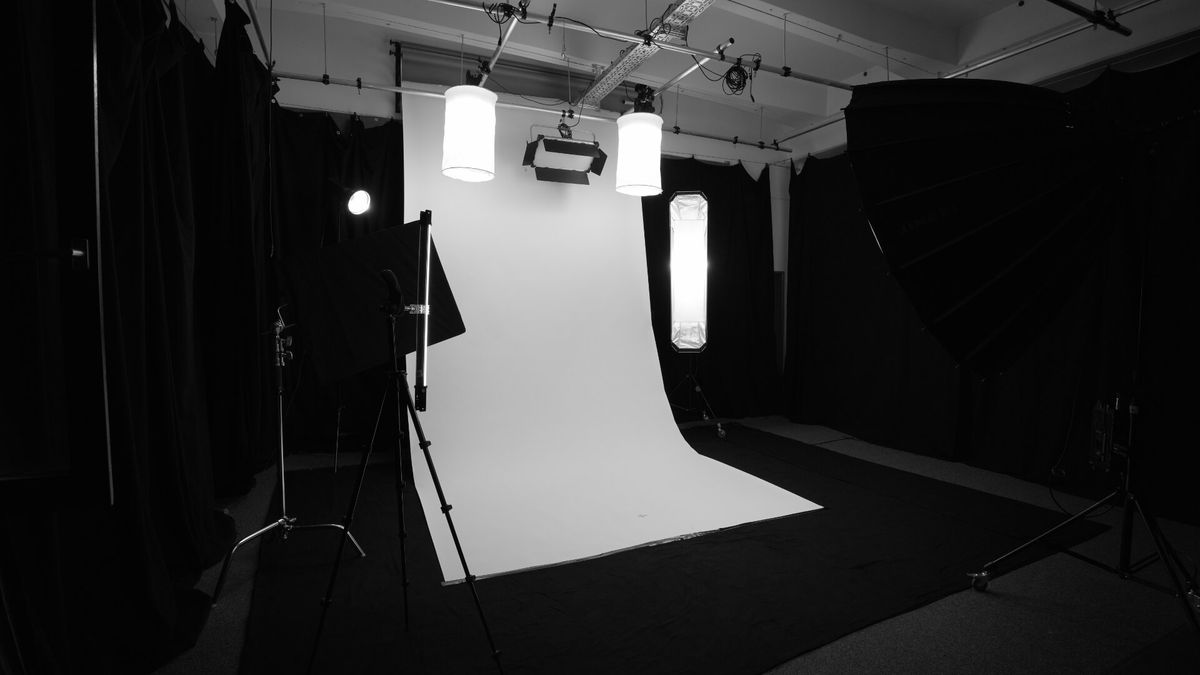 Fotostudio von fourplex in Nürnberg mit Hohlkehle und Studiolicht